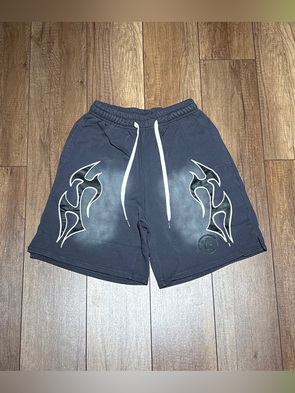 Hellstar Dark Gray Flame Spotted Shorts Mens Size Small Brand New